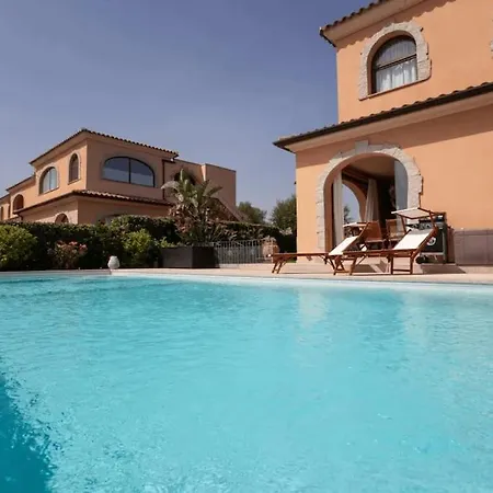 Regina - Piscina & Relax * Puntaldia